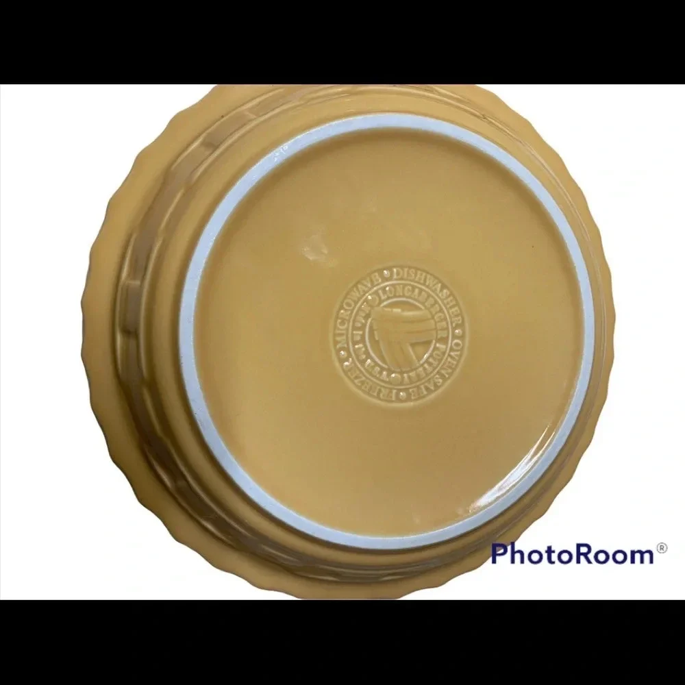 Longaberger Pottery Woven Traditions Pie Plate in Butternut